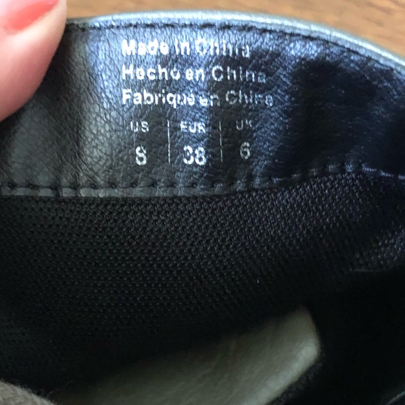 🌸3/$10Shellys London boot 🥾 - Picture 7 of 8